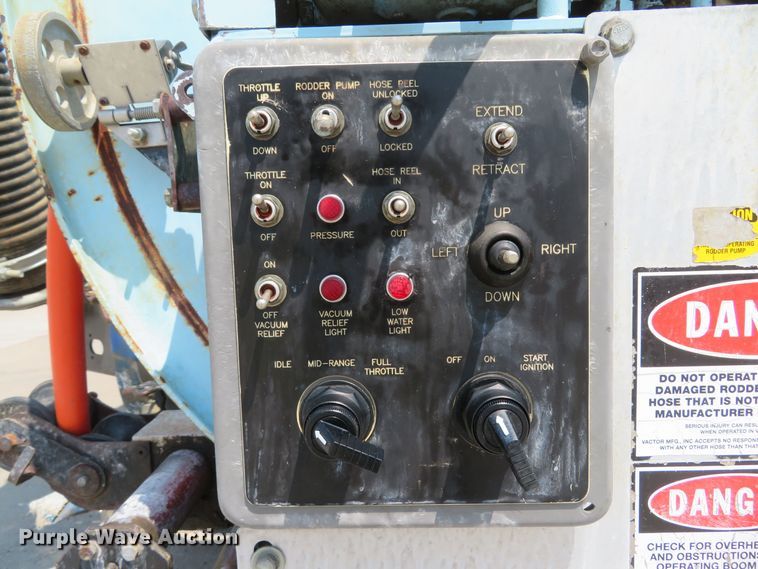 image for item MW9784 1999 Freightliner FL80  combination sewer jetter truck