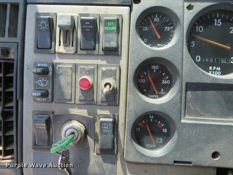 image for item MW9784 1999 Freightliner FL80  combination sewer jetter truck