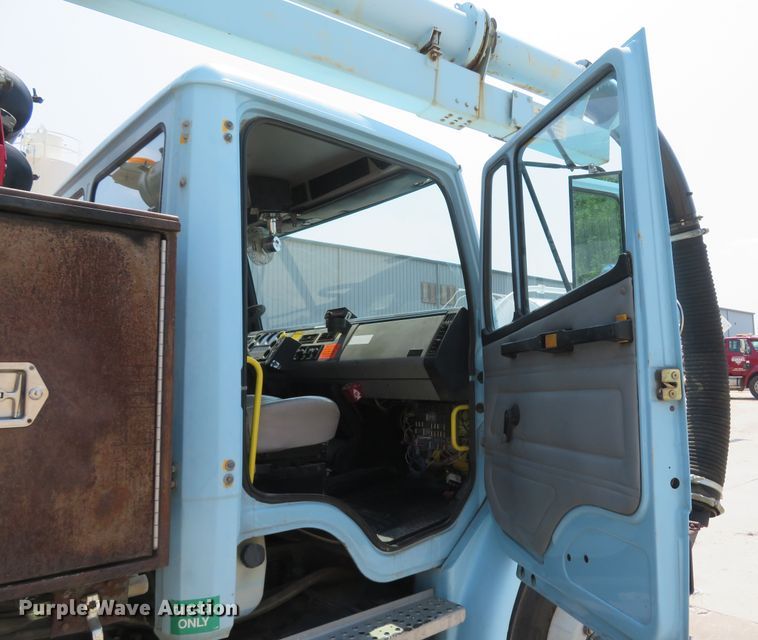 image for item MW9784 1999 Freightliner FL80  combination sewer jetter truck