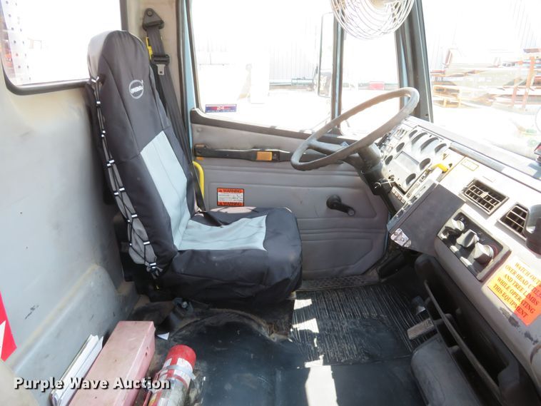 image for item MW9784 1999 Freightliner FL80  combination sewer jetter truck