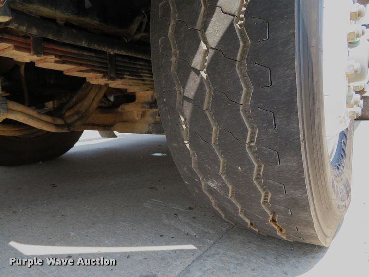 image for item MW9784 1999 Freightliner FL80  combination sewer jetter truck