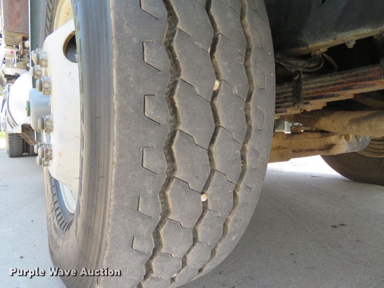 image for item MW9784 1999 Freightliner FL80  combination sewer jetter truck