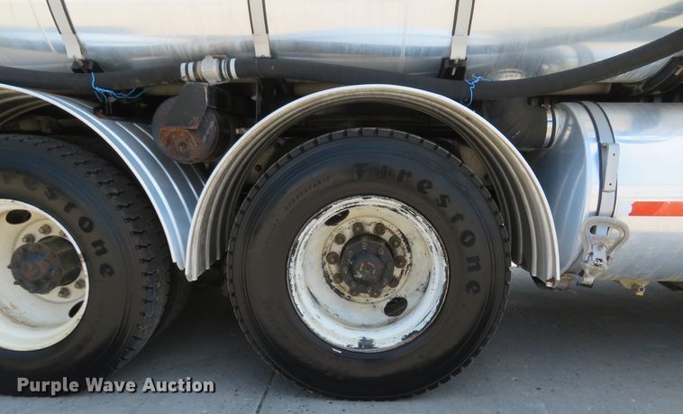 image for item MW9784 1999 Freightliner FL80  combination sewer jetter truck