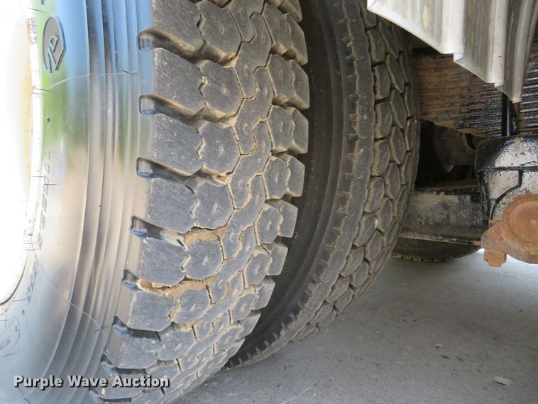 image for item MW9784 1999 Freightliner FL80  combination sewer jetter truck