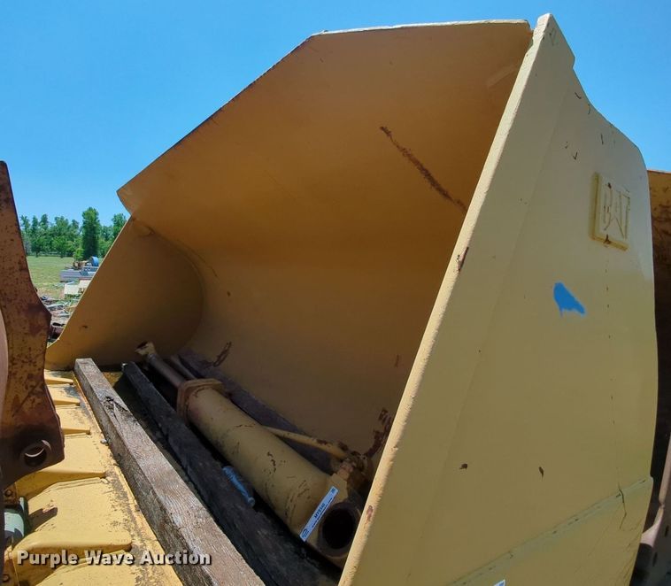 image for item MY9342 Caterpillar  9' W bucket