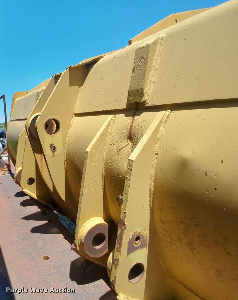 image for item MY9342 Caterpillar  9' W bucket