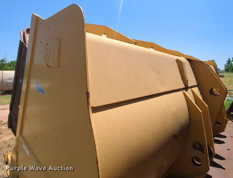 image for item MY9342 Caterpillar  9' W bucket