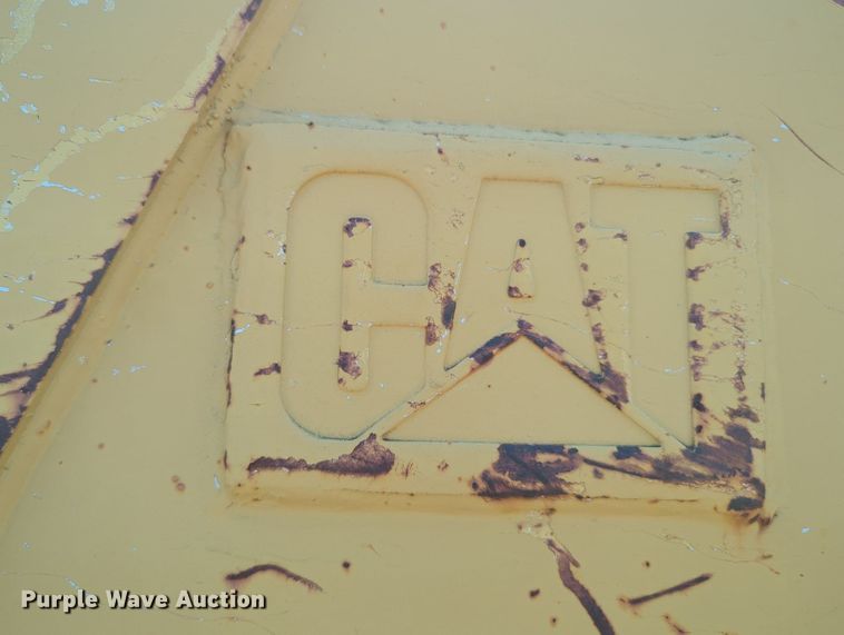 image for item MY9343 Caterpillar  9' W bucket