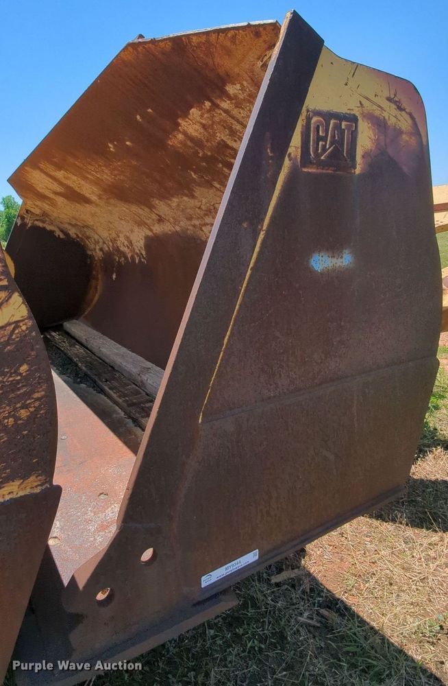 image for item MY9344 Caterpillar  9' W bucket