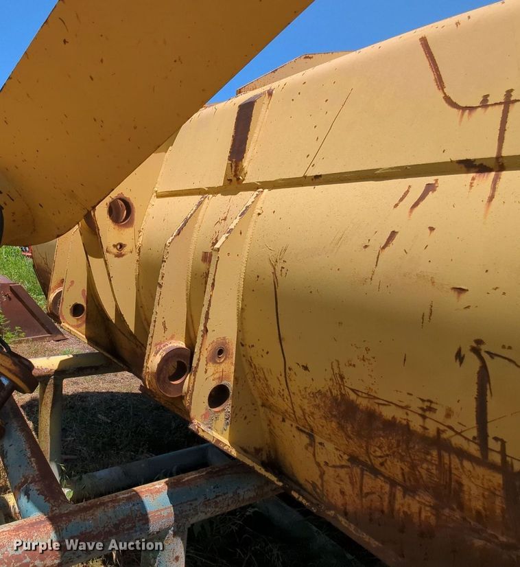 image for item MY9344 Caterpillar  9' W bucket