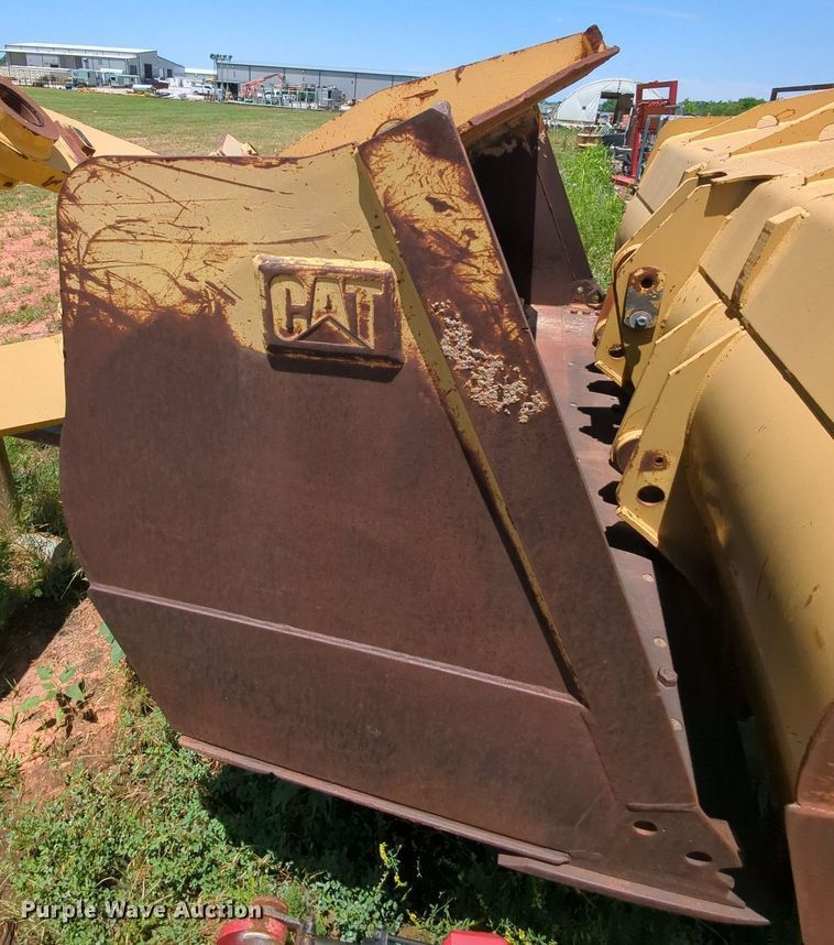 image for item MY9344 Caterpillar  9' W bucket