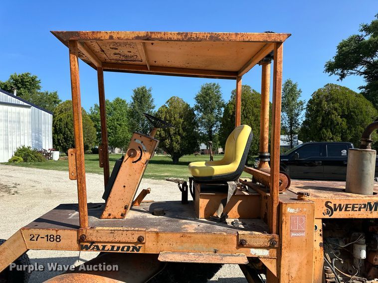 image for item NP9722 Waldon Sweepmaster  broom