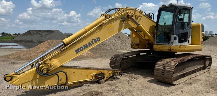 image for item NY9176 2001 Komatsu PC228USLC-3  excavator