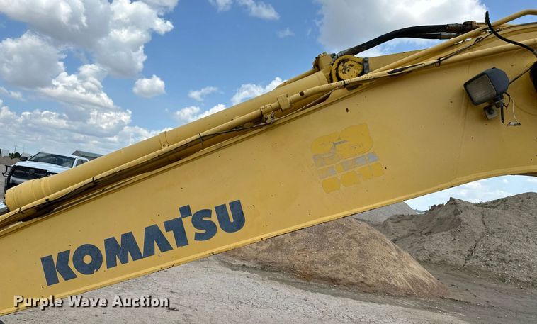 image for item NY9176 2001 Komatsu PC228USLC-3  excavator