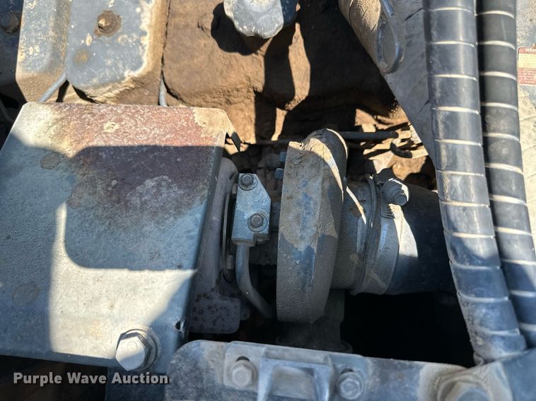 image for item NY9176 2001 Komatsu PC228USLC-3  excavator