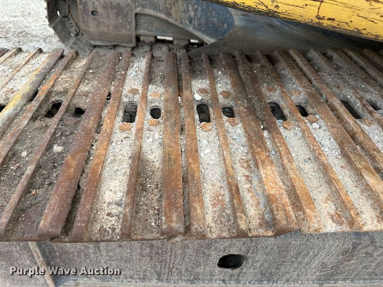 image for item NY9176 2001 Komatsu PC228USLC-3  excavator