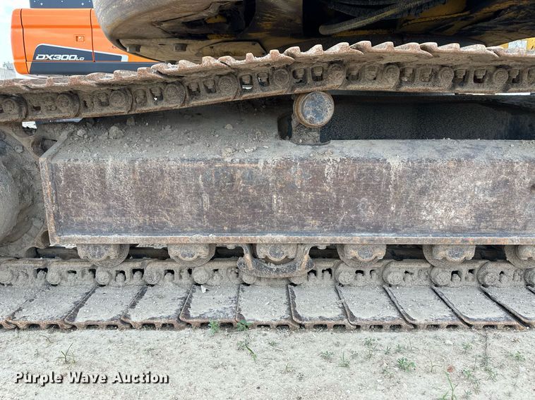 image for item NY9176 2001 Komatsu PC228USLC-3  excavator