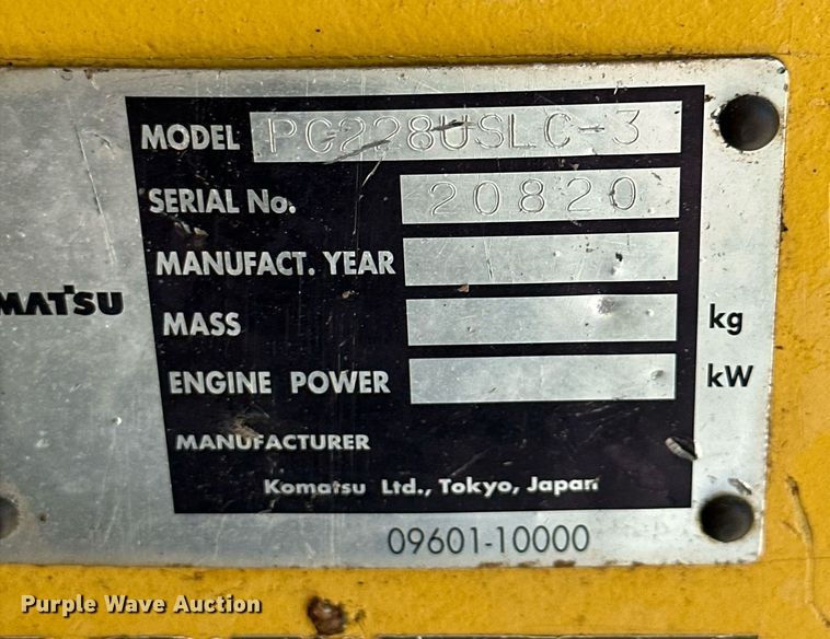 image for item NY9176 2001 Komatsu PC228USLC-3  excavator