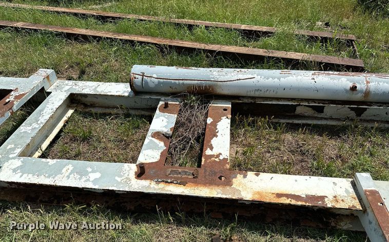 image for item OC9002 (4) skids