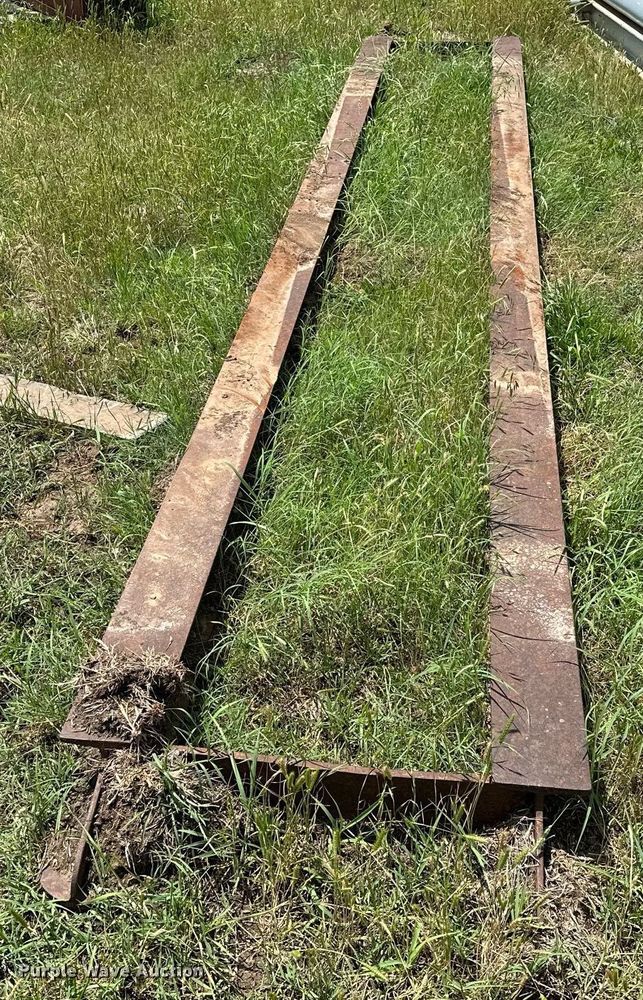 image for item OC9002 (4) skids