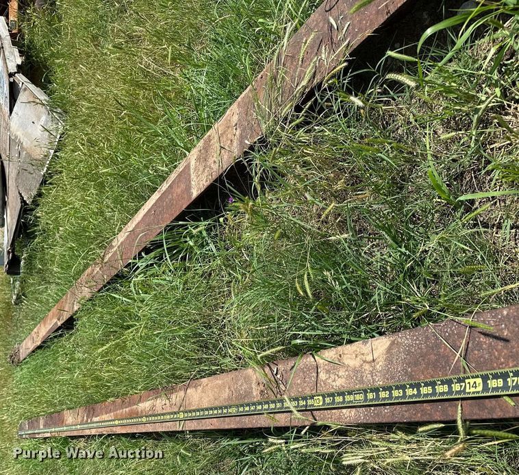 image for item OC9002 (4) skids