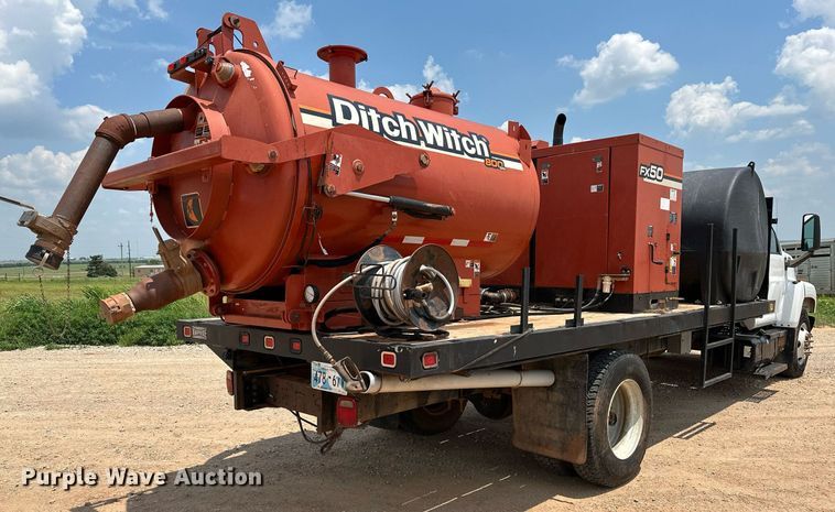 image for item OG9088 2005 Chevrolet C6500  hydrovac truck