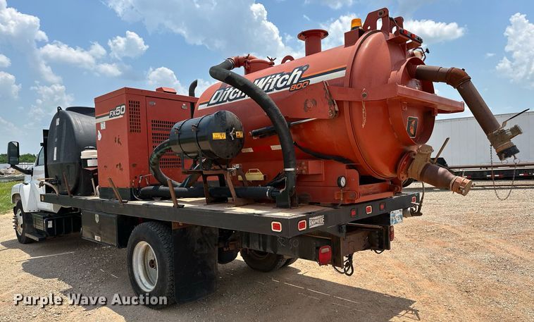 image for item OG9088 2005 Chevrolet C6500  hydrovac truck