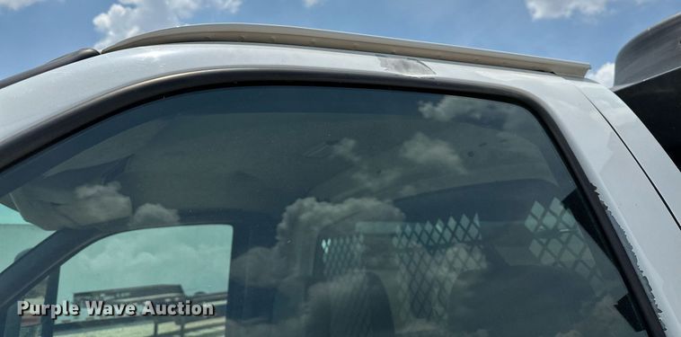 image for item OG9088 2005 Chevrolet C6500  hydrovac truck