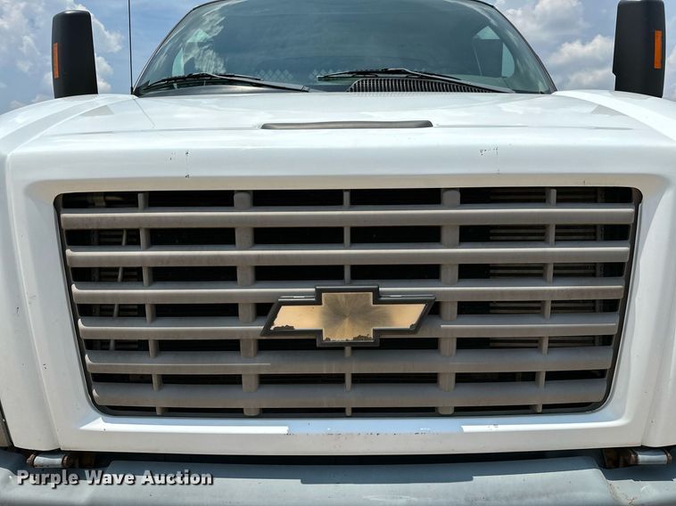 image for item OG9088 2005 Chevrolet C6500  hydrovac truck