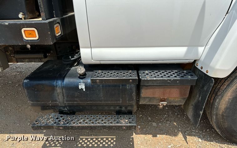 image for item OG9088 2005 Chevrolet C6500  hydrovac truck