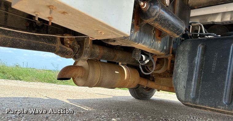 image for item OG9088 2005 Chevrolet C6500  hydrovac truck