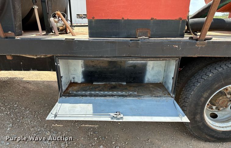 image for item OG9088 2005 Chevrolet C6500  hydrovac truck