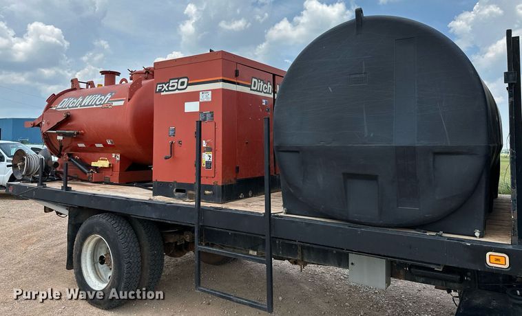 image for item OG9088 2005 Chevrolet C6500  hydrovac truck