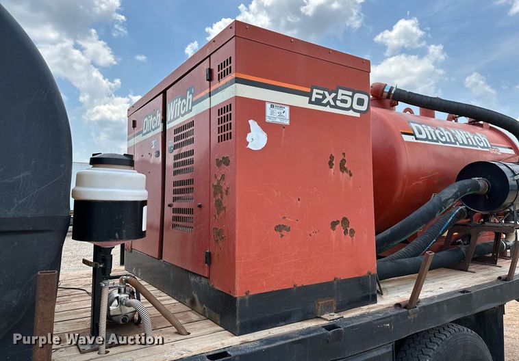 image for item OG9088 2005 Chevrolet C6500  hydrovac truck