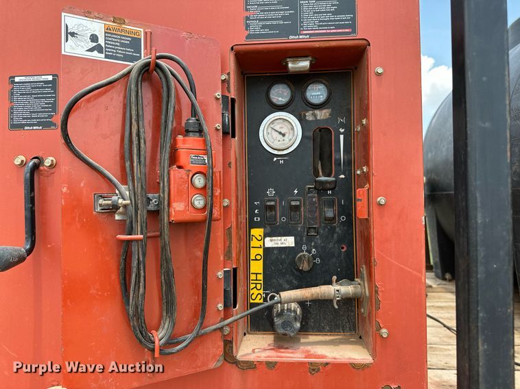 image for item OG9088 2005 Chevrolet C6500  hydrovac truck