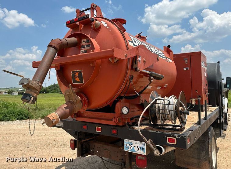 image for item OG9088 2005 Chevrolet C6500  hydrovac truck