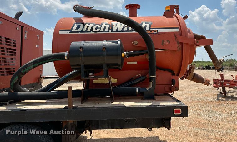 image for item OG9088 2005 Chevrolet C6500  hydrovac truck