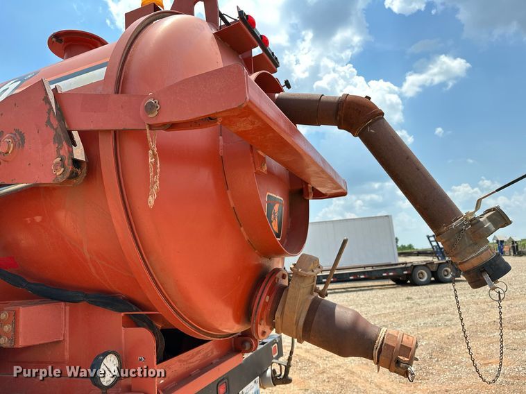 image for item OG9088 2005 Chevrolet C6500  hydrovac truck