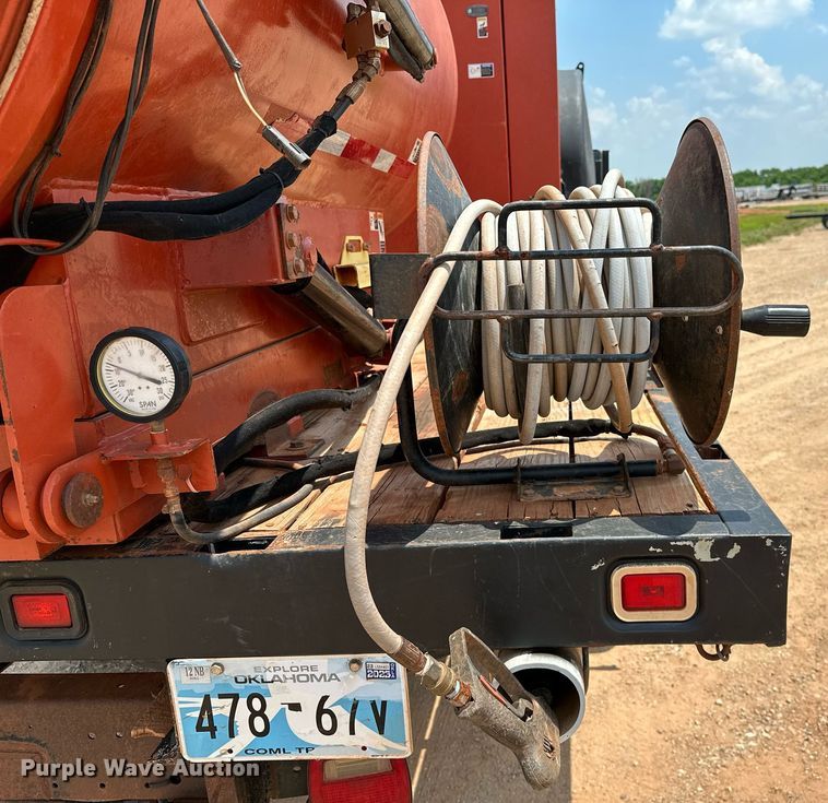 image for item OG9088 2005 Chevrolet C6500  hydrovac truck