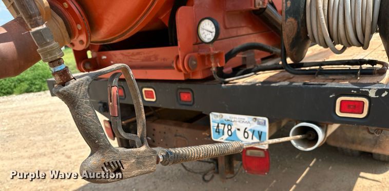 image for item OG9088 2005 Chevrolet C6500  hydrovac truck