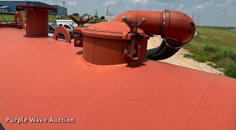 image for item OG9088 2005 Chevrolet C6500  hydrovac truck