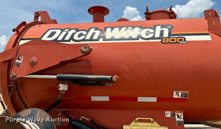 image for item OG9088 2005 Chevrolet C6500  hydrovac truck