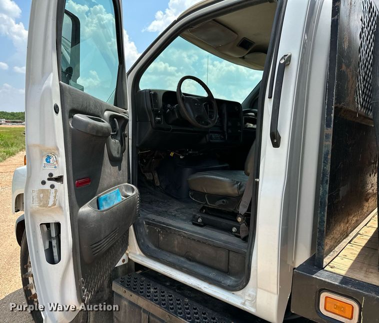 image for item OG9088 2005 Chevrolet C6500  hydrovac truck