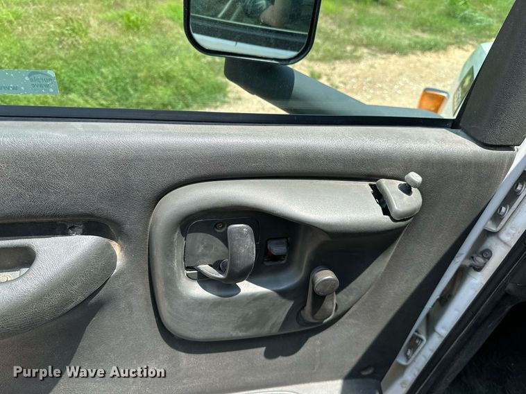 image for item OG9088 2005 Chevrolet C6500  hydrovac truck