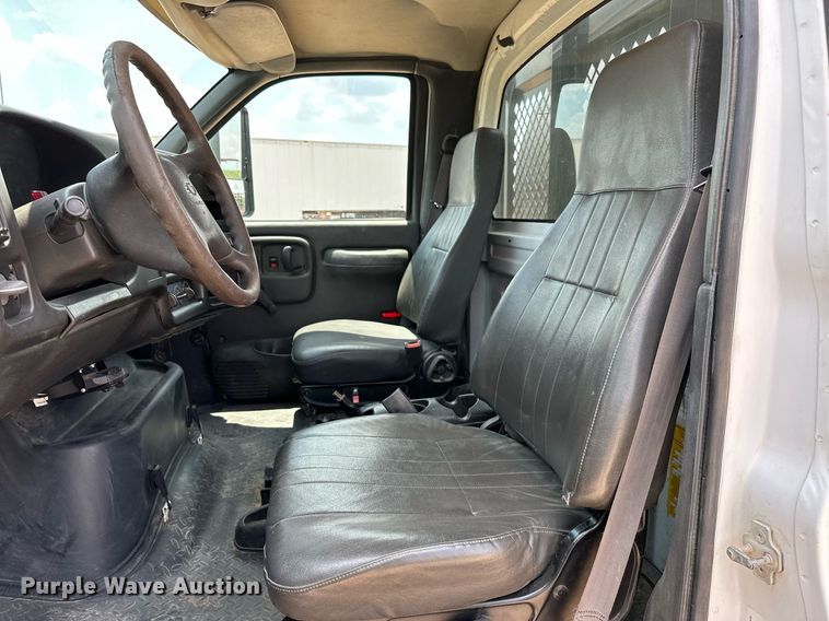 image for item OG9088 2005 Chevrolet C6500  hydrovac truck