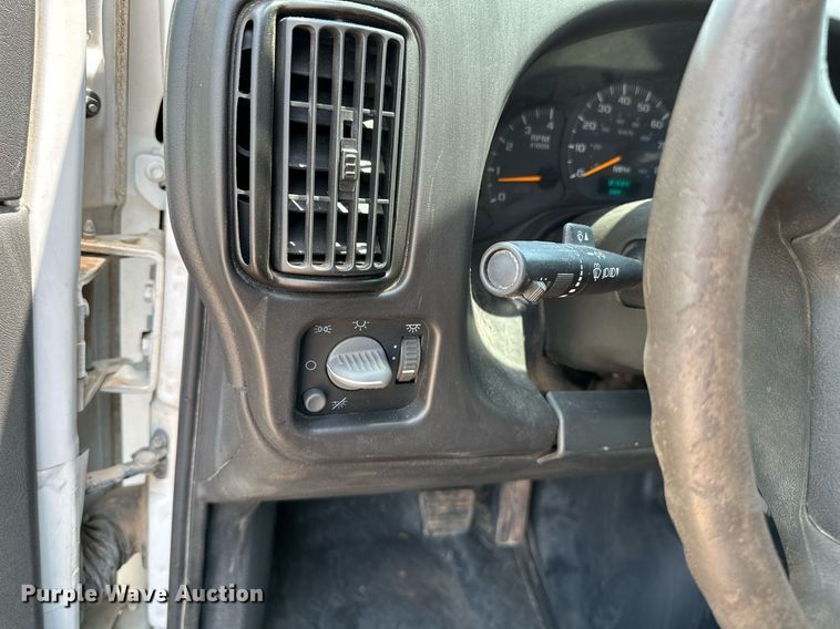 image for item OG9088 2005 Chevrolet C6500  hydrovac truck