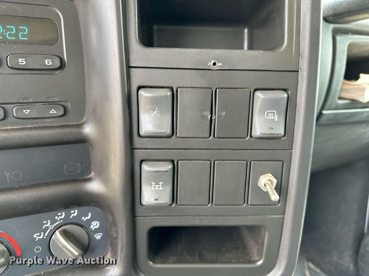 image for item OG9088 2005 Chevrolet C6500  hydrovac truck