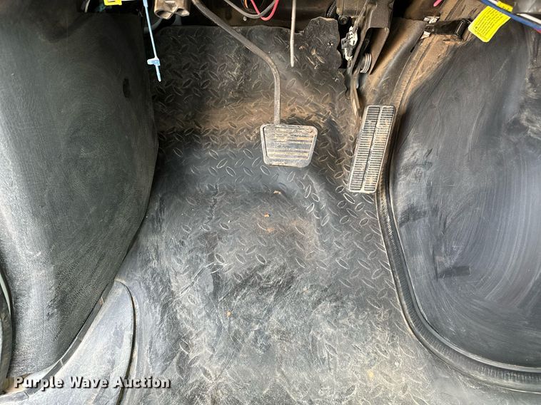 image for item OG9088 2005 Chevrolet C6500  hydrovac truck