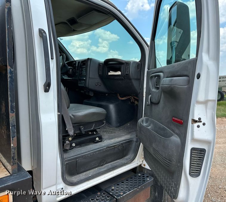 image for item OG9088 2005 Chevrolet C6500  hydrovac truck