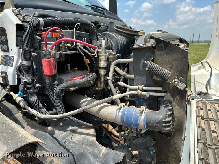 image for item OG9088 2005 Chevrolet C6500  hydrovac truck